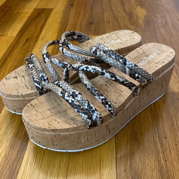 J/Slides NYC Women’s Green Snakeskin Platform Sandals Size 7 - Picture 4 of 11